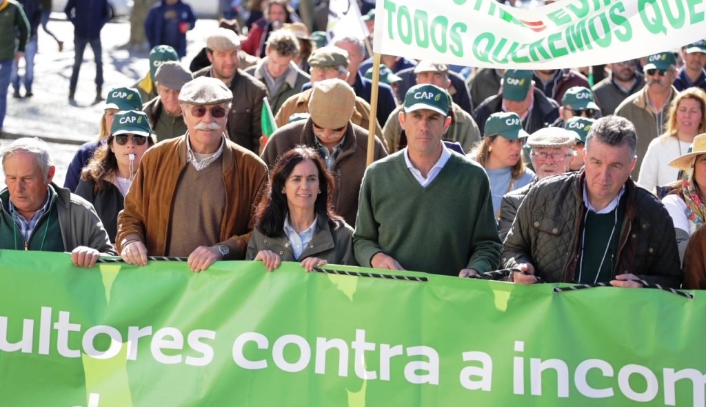 Agricultores Manifestam Se Em Portalegre Fila De 5 Km 350 Tractores